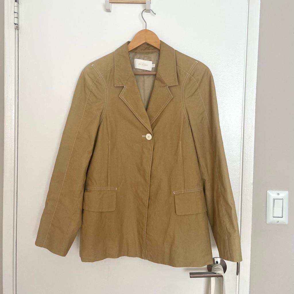 Classic Tan Blazer With Notched Lapels And Relaxed Fit